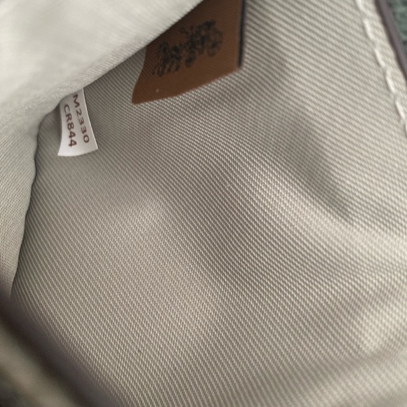 Slim ID Card Case in embossed leather - Picture 3 of 5